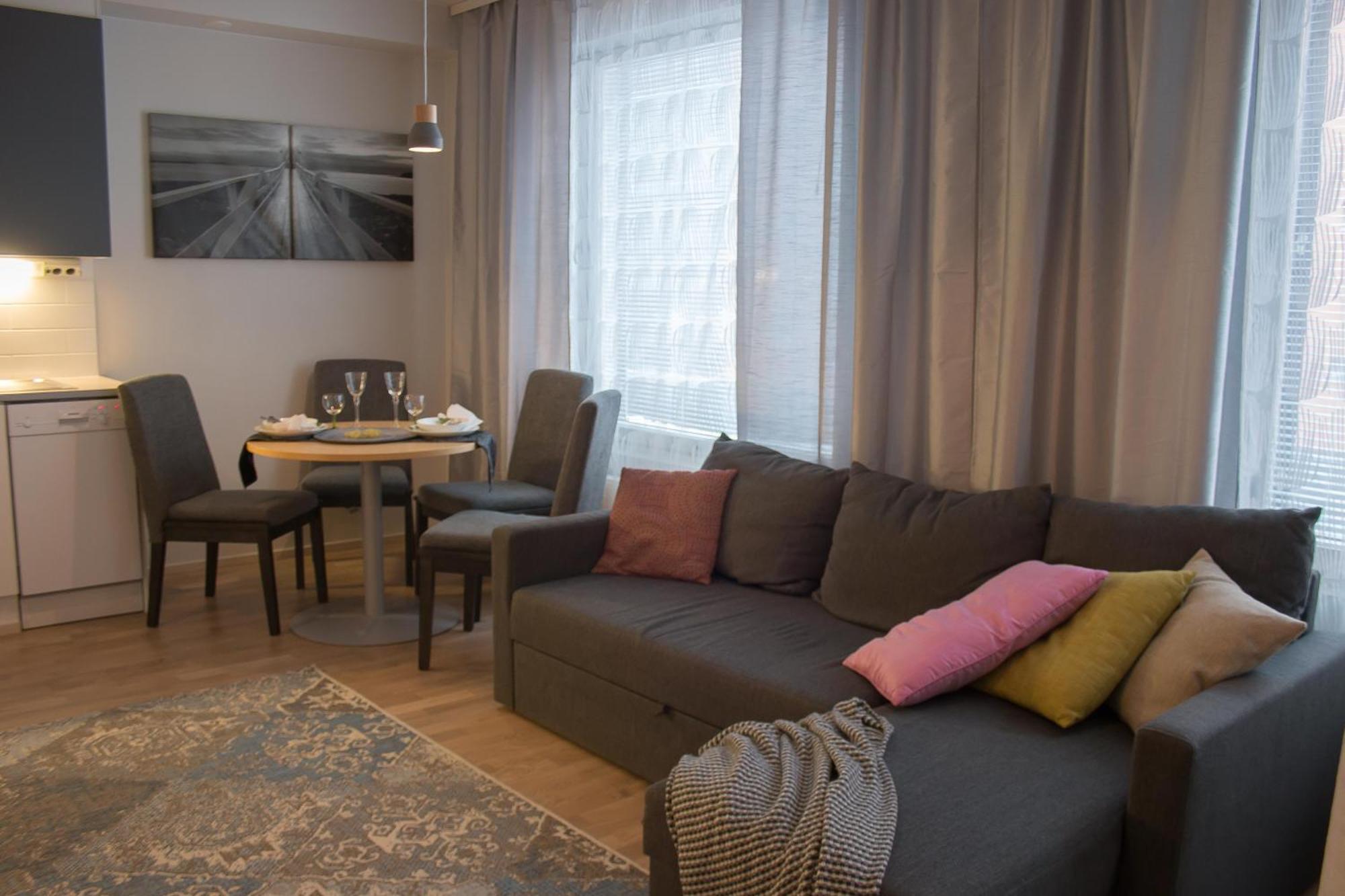Aurinkolahti Cosy With Warm Parking *